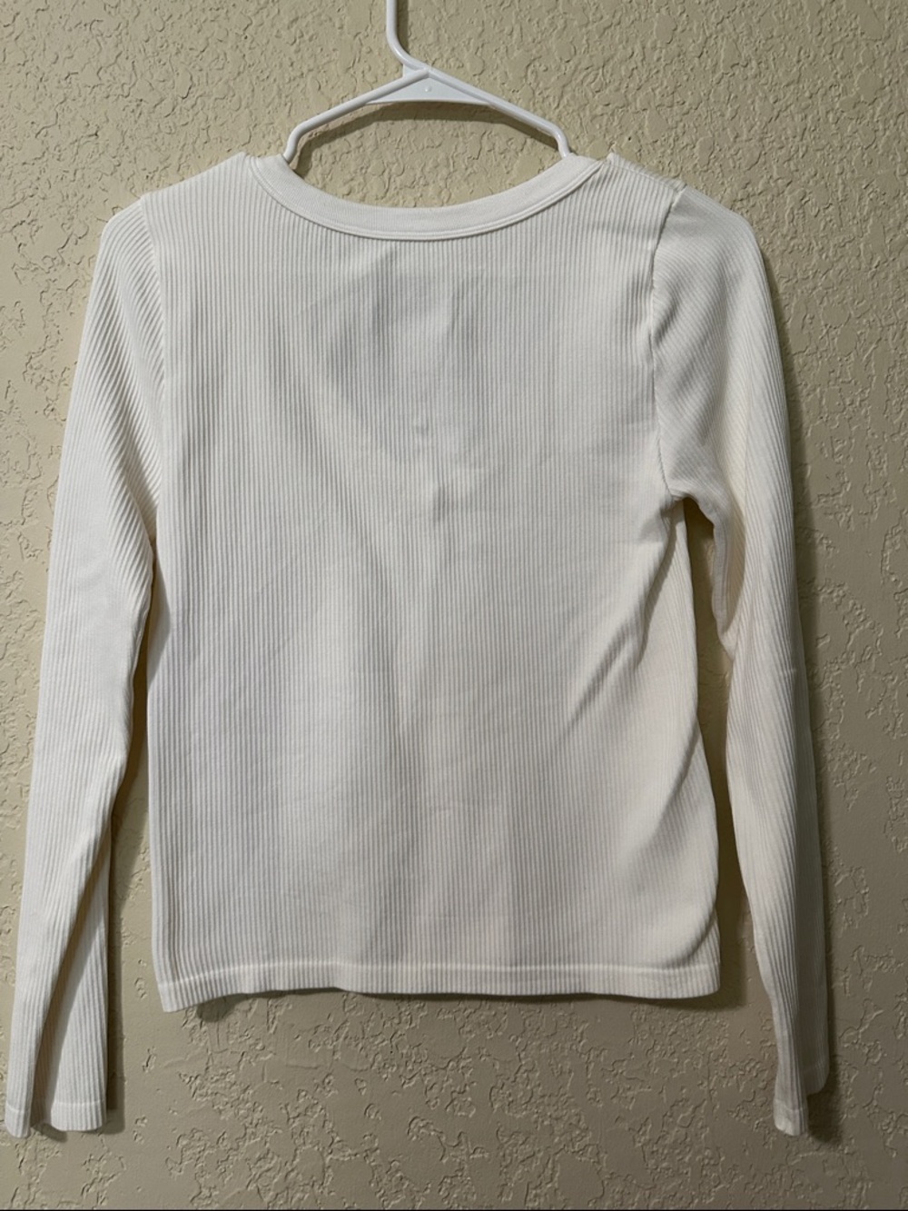 No Boundaries Ribbed V-Neck Long Sleeve Top - WhiteL - Picture 4 of 4